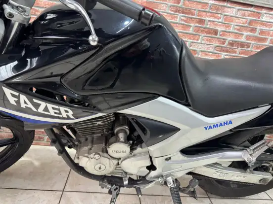 YAMAHA-YS 250 FAZER YAMAHA-YS 250 FAZER-2015
