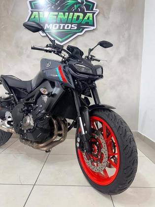 YAMAHA MT-09 