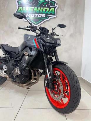 YAMAHA-MT-09-2021