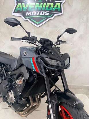 YAMAHA-MT-09-2021