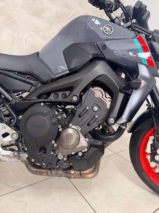 YAMAHA-MT-09-2021