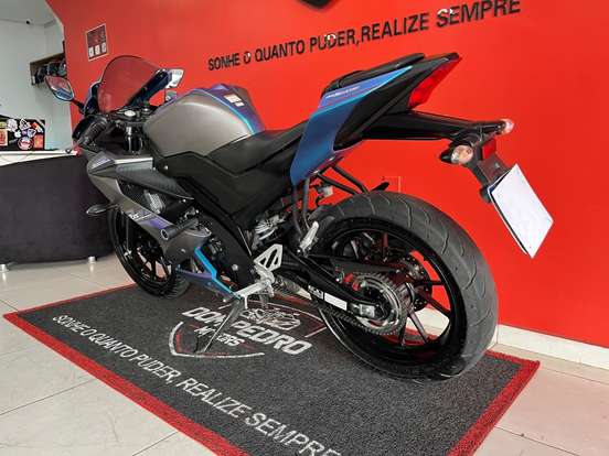 YAMAHA-YZF R15-2025