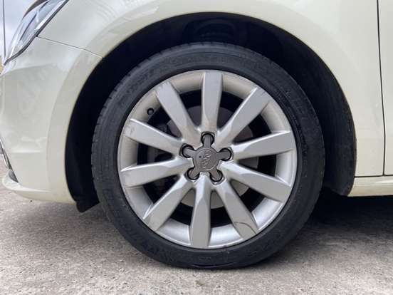 AUDI-A1-2012