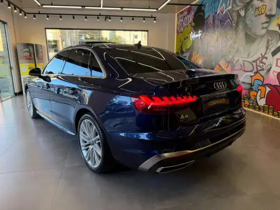 AUDI-A4-2022