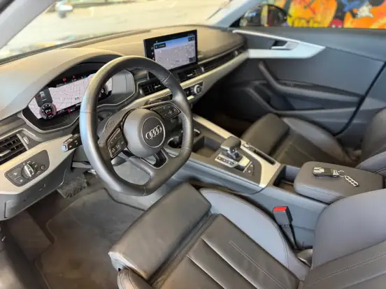 AUDI-A4-2022