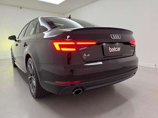 AUDI-A4-2017