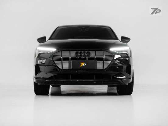 AUDI-E-TRON-2020
