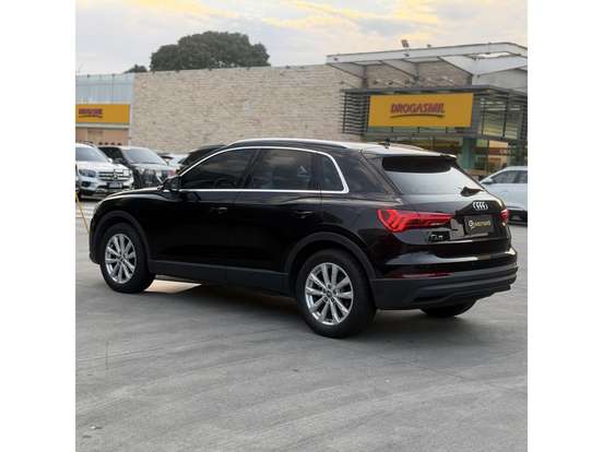 AUDI-Q3-2019