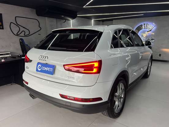 AUDI-Q3-2018