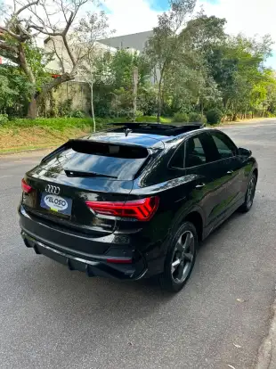 AUDI-Q3-2022