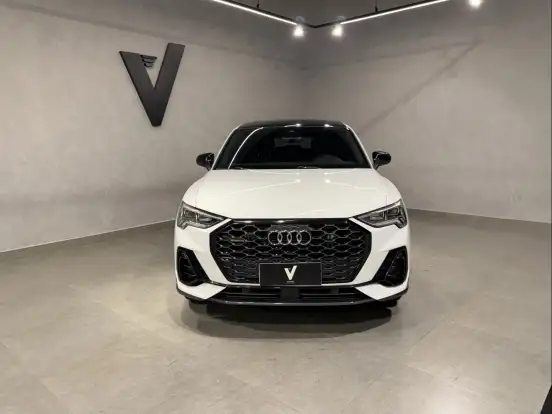 AUDI-Q3-2022