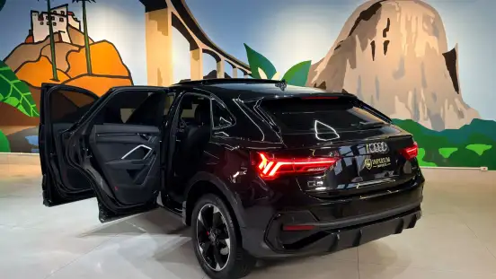 AUDI-Q3-2022