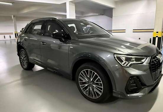 AUDI-Q3-2023