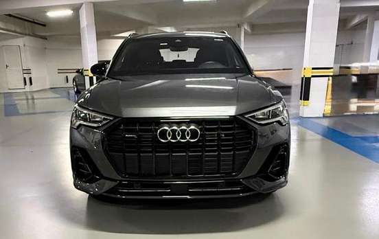 AUDI-Q3-2023