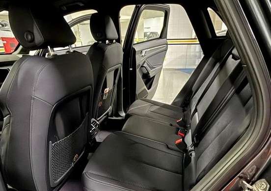 AUDI-Q3-2023