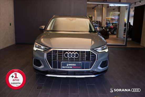 AUDI-Q3-2022