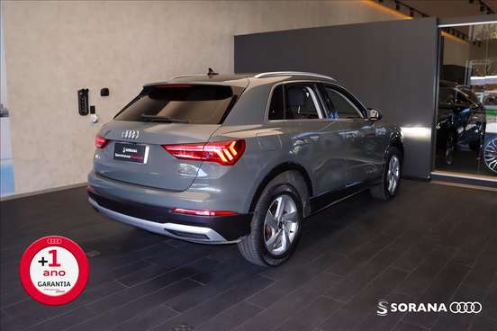 AUDI-Q3-2022
