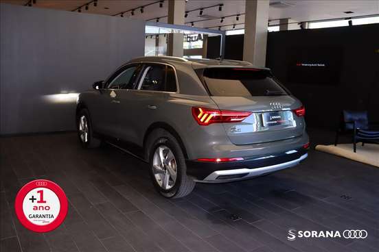 AUDI-Q3-2022