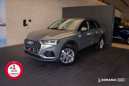 AUDI-Q3-2022