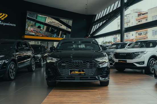 AUDI-Q3-2022