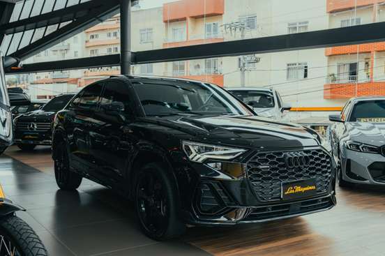 AUDI-Q3-2022