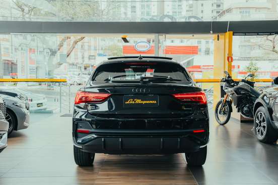 AUDI-Q3-2022