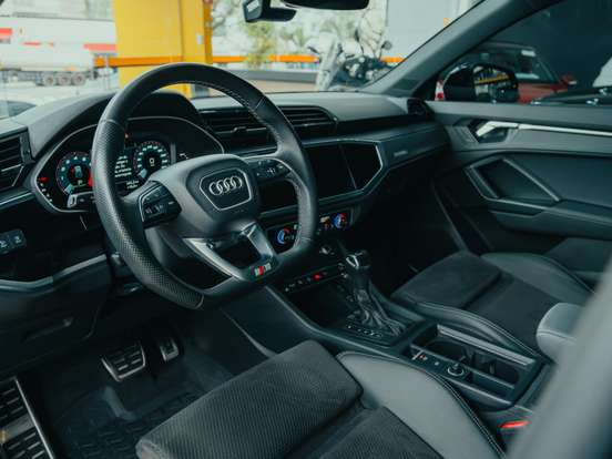 AUDI-Q3-2.0 40 TFSI GASOLINA SPORTBACK PERFORMANCE BLACK QUATTRO TIPTRONIC AUDI-Q3-2022
