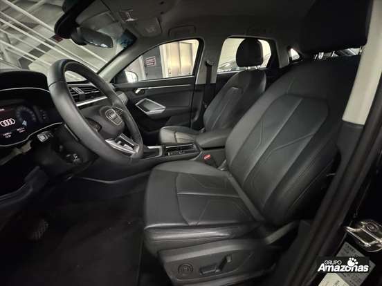 AUDI-Q3-2024