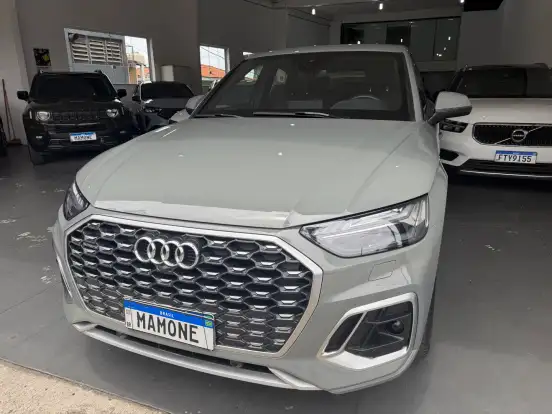 AUDI-Q5-2021