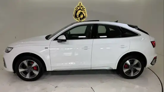 AUDI-Q5-2021