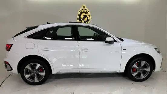 AUDI-Q5-2021