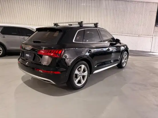 AUDI-Q5-2019