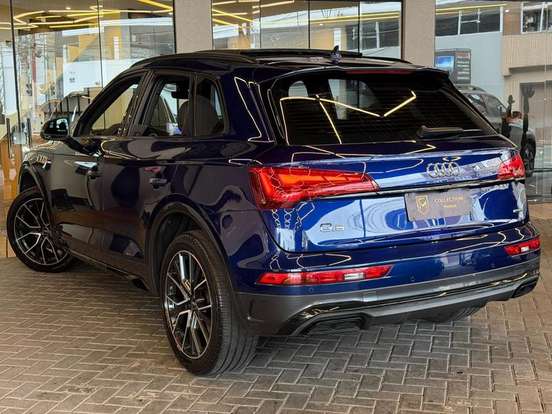 AUDI-Q5-2021