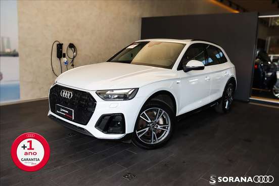 AUDI-Q5-2022