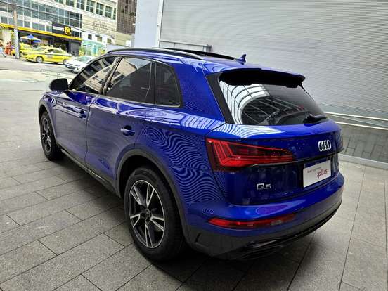 AUDI-Q5-2022