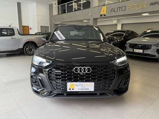 AUDI-Q5-2022