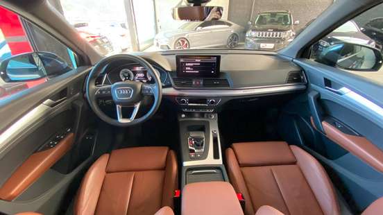 AUDI-Q5-2022