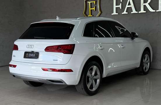 AUDI-Q5-2019