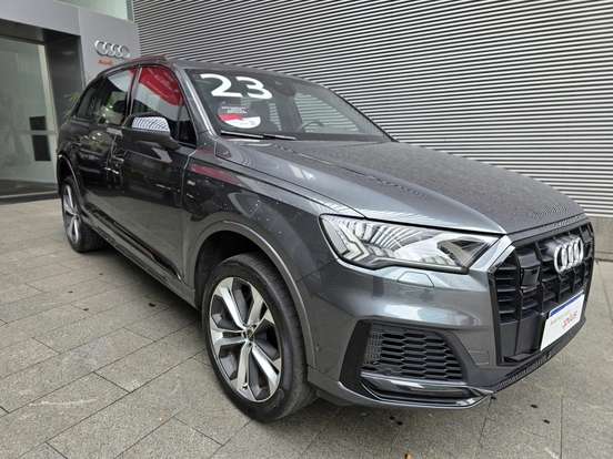 AUDI-Q7-2022