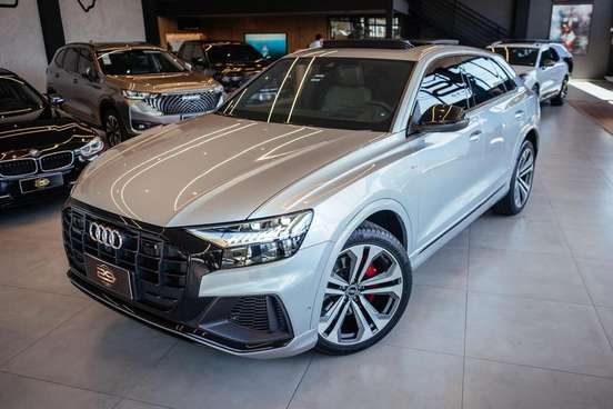 AUDI-Q8-2023