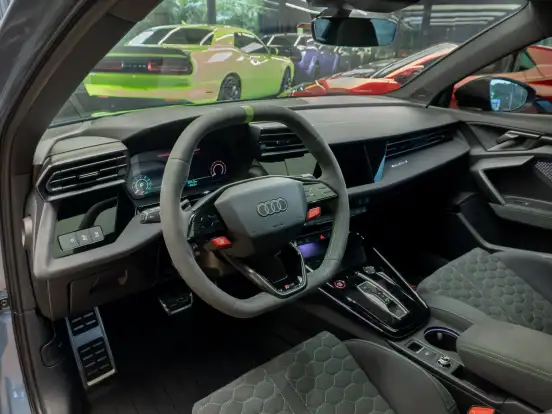 AUDI-RS3-2.5 TFSI GASOLINA SEDAN TRACK QUATTRO S-TRONIC AUDI-RS3-2025