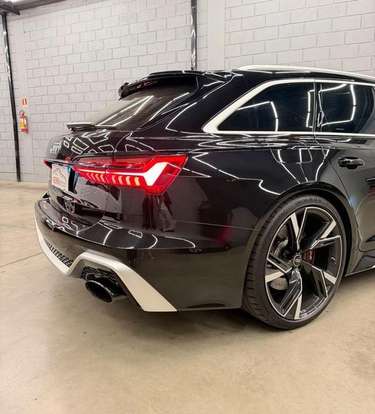 AUDI-RS6-2021