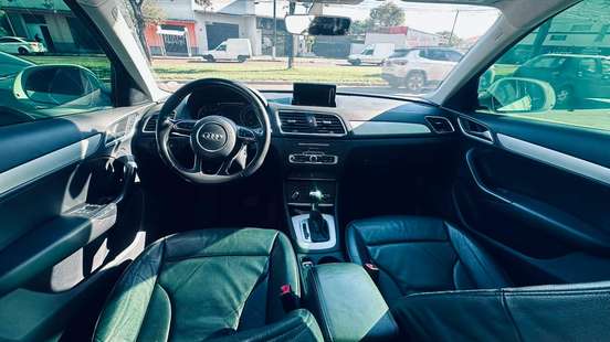 AUDI-Q3-2015