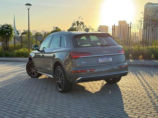 AUDI-Q5-2.0 45 TFSI GASOLINA S-LINE QUATTRO S TRONIC AUDI-Q5-2024