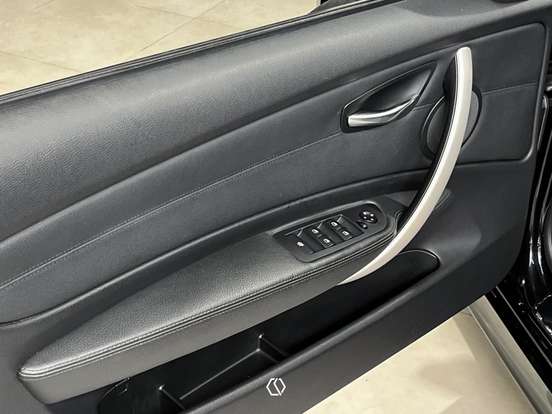 BMW-120i-2009
