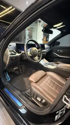 BMW-320i-2023
