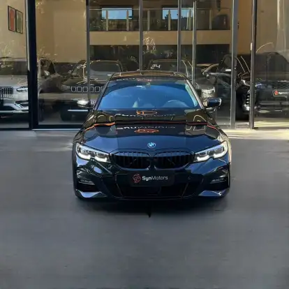 BMW-320i-2021