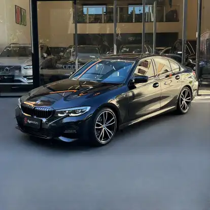 BMW-320i-2021