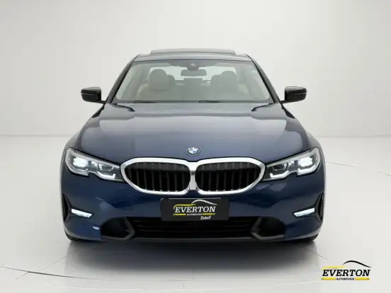 BMW-320i-2021