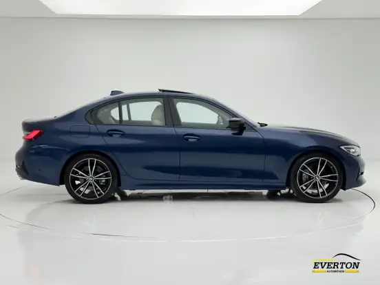 BMW-320i-2021